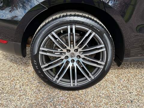 Porsche Macan 2.0T SUV 5dr Petrol PDK 4WD Euro 6 (s/s) (252 ps) - U10004057