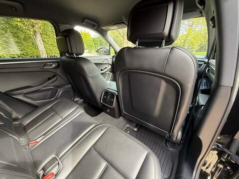 Porsche Macan 2.0T SUV 5dr Petrol PDK 4WD Euro 6 (s/s) (252 ps) - U10004057