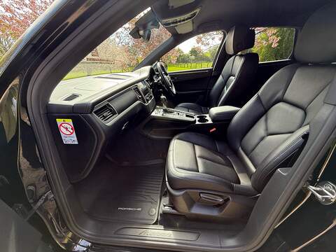 Porsche Macan 2.0T SUV 5dr Petrol PDK 4WD Euro 6 (s/s) (252 ps) - U10004057
