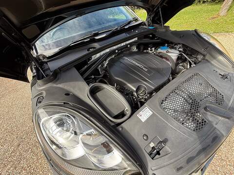 Porsche Macan 2.0T SUV 5dr Petrol PDK 4WD Euro 6 (s/s) (252 ps) - U10004057