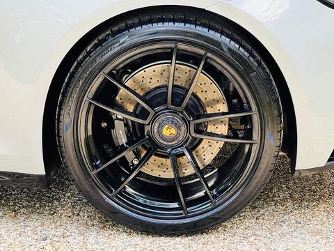 Porsche 911 3.0T 992 4 GTS Targa PDK 4WD Euro 6 (s/s) 2dr - U10004062