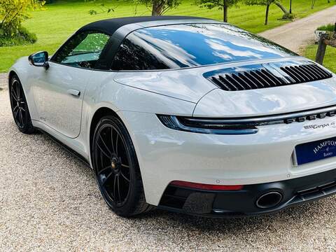 Porsche 911 3.0T 992 4 GTS Targa PDK 4WD Euro 6 (s/s) 2dr - U10004062