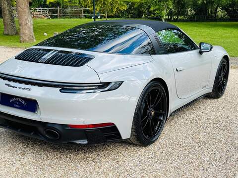 Porsche 911 3.0T 992 4 GTS Targa PDK 4WD Euro 6 (s/s) 2dr - U10004062