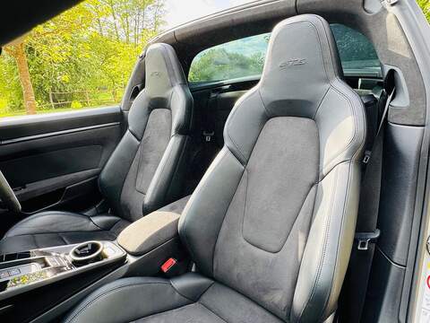 Porsche 911 3.0T 992 4 GTS Targa PDK 4WD Euro 6 (s/s) 2dr - U10004062