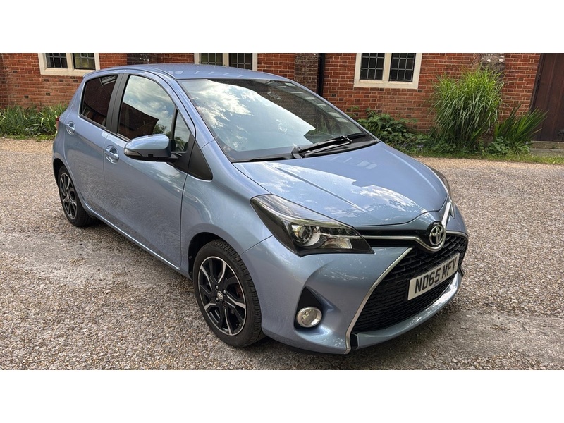 Toyota Yaris Yaris Design Hatchback 1 Manual Petrol - U10004067