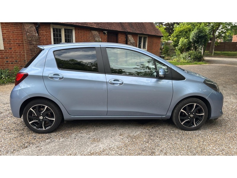 Toyota Yaris Yaris Design Hatchback 1 Manual Petrol - U10004067