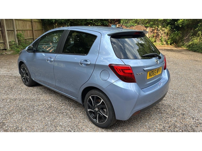 Toyota Yaris Yaris Design Hatchback 1 Manual Petrol - U10004067