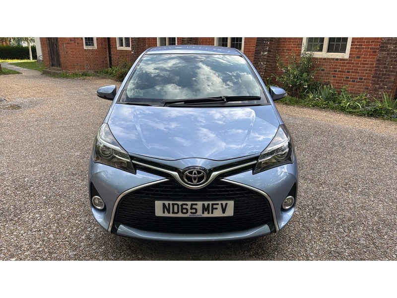 Toyota Yaris Yaris Design Hatchback 1 Manual Petrol - U10004067