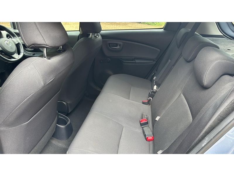 Toyota Yaris Yaris Design Hatchback 1 Manual Petrol - U10004067