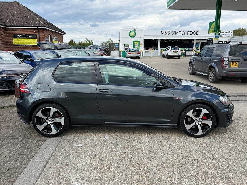 Volkswagen Golf 2.0 TSI BlueMotion Tech GTI Launch Hatchback 3dr Petrol Manual Euro 6 (s/s) (220 ps) - U10004071