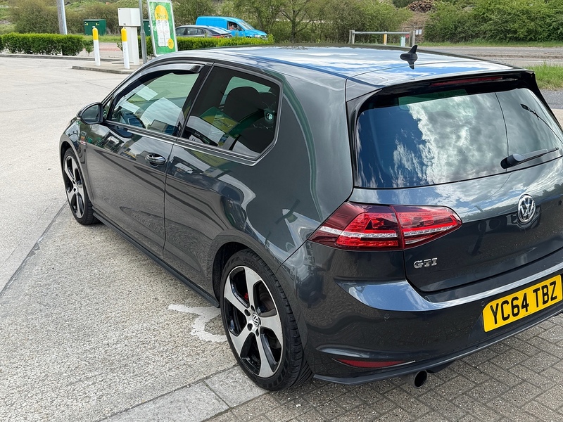 Volkswagen Golf 2.0 TSI BlueMotion Tech GTI Launch Hatchback 3dr Petrol Manual Euro 6 (s/s) (220 ps) - U10004071