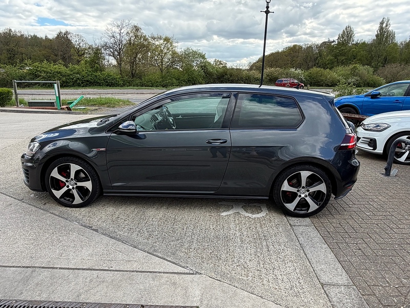 Volkswagen Golf 2.0 TSI BlueMotion Tech GTI Launch Hatchback 3dr Petrol Manual Euro 6 (s/s) (220 ps) - U10004071