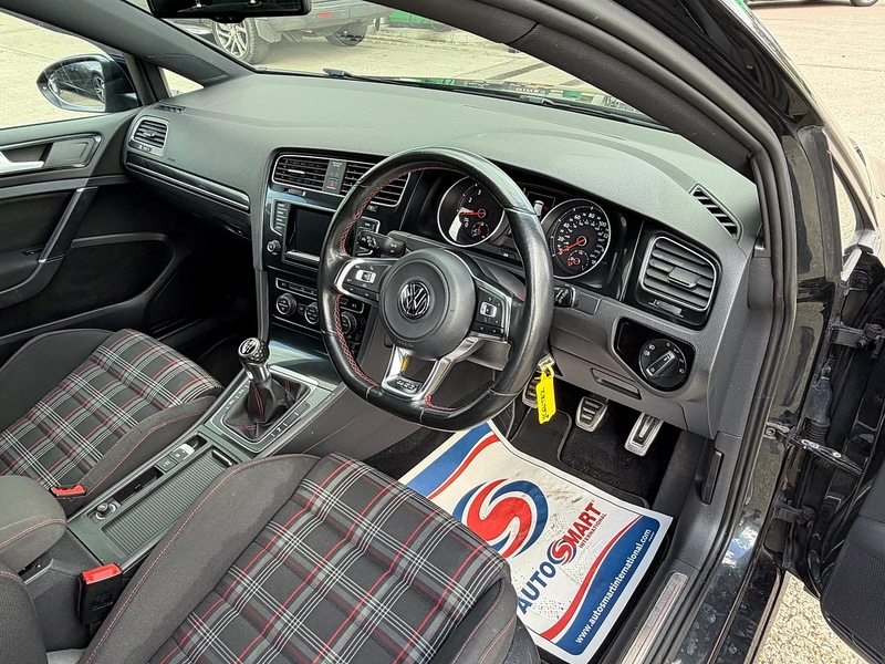 Volkswagen Golf 2.0 TSI BlueMotion Tech GTI Launch Hatchback 3dr Petrol Manual Euro 6 (s/s) (220 ps) - U10004071