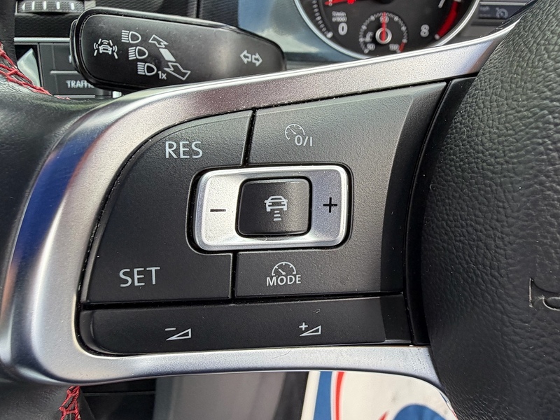 Volkswagen Golf 2.0 TSI BlueMotion Tech GTI Launch Hatchback 3dr Petrol Manual Euro 6 (s/s) (220 ps) - U10004071