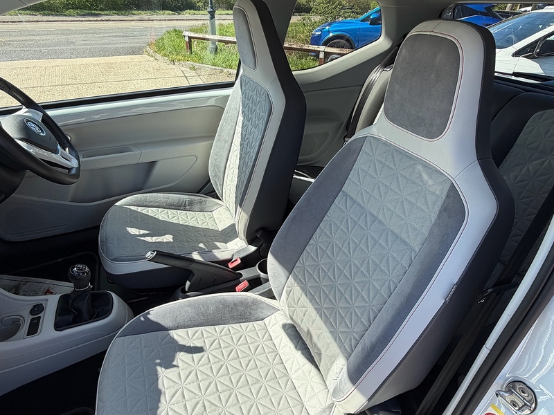Volkswagen up! 1.0 up! beats Hatchback 3dr Petrol Manual Euro 6 (60 ps) - U10004072