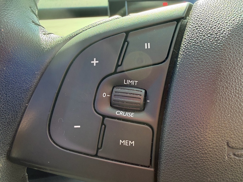 Citroen C4 Cactus 1.2 PureTech Flair Hatchback 5dr Petrol Manual Euro 6 (s/s) (110 ps) - U10004078