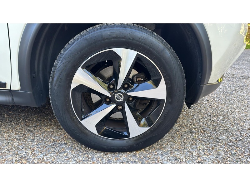 Nissan Juke 1.6 Bose Personal Edition SUV 5dr Petrol Manual Euro 6 (112 ps) - U10004080