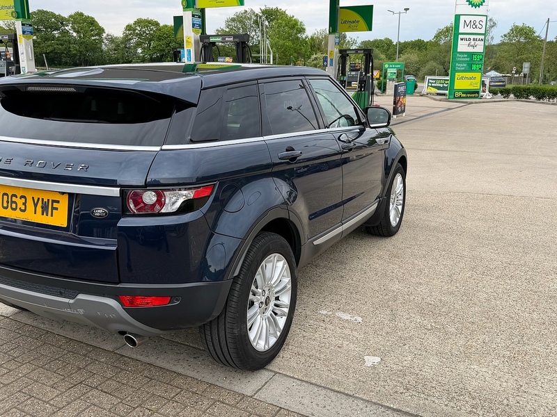 Land Rover Range Rover Evoque 2.2 SD4 Prestige SUV 5dr Diesel Auto 4WD Euro 5 (s/s) (190 ps) - U10004084