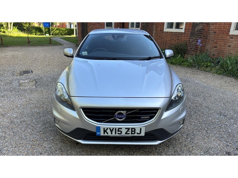 Volvo V40 1.6 D2 R-Design Nav Hatchback 5dr Diesel Manual Euro 5 (s/s) (115 ps) - U10004086