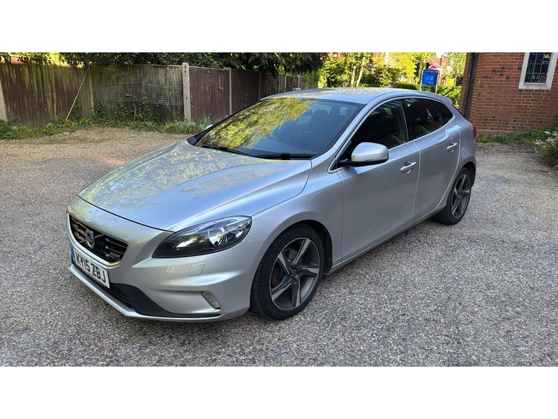 Volvo V40 1.6 D2 R-Design Nav Hatchback 5dr Diesel Manual Euro 5 (s/s) (115 ps) - U10004086