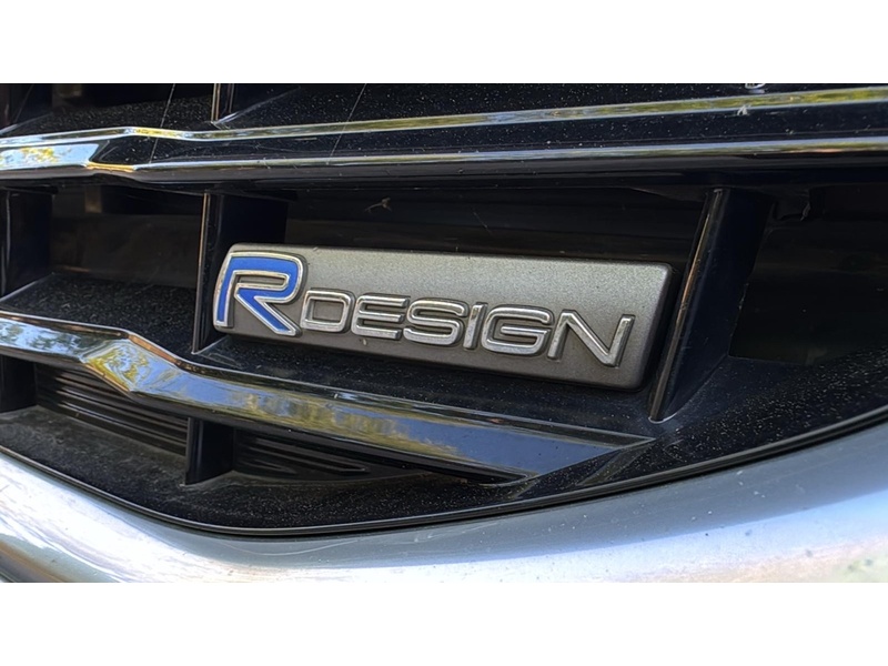 Volvo V40 1.6 D2 R-Design Nav Hatchback 5dr Diesel Manual Euro 5 (s/s) (115 ps) - U10004086