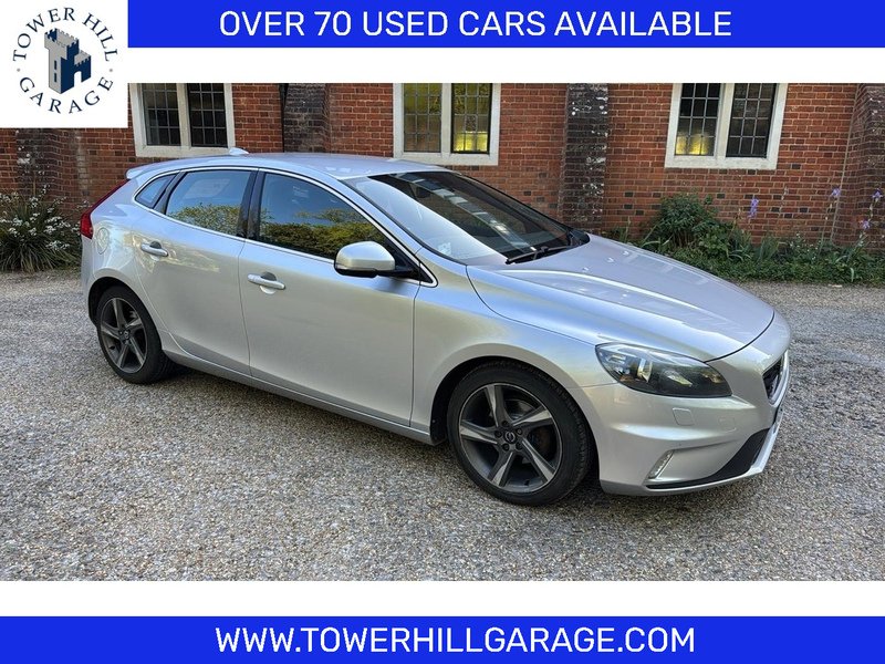 Volvo V40 1.6 D2 R-Design Nav Hatchback 5dr Diesel Manual Euro 5 (s/s) (115 ps) - U10004086