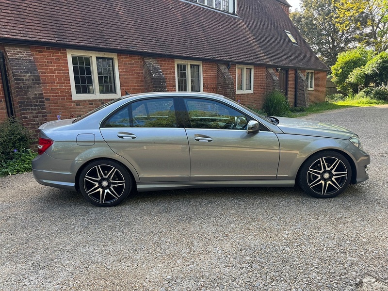 Mercedes-Benz C Class 1.6 C180 AMG Sport Plus Saloon 4dr Petrol G-Tronic+ Euro 6 (s/s) (156 ps) - U10004095