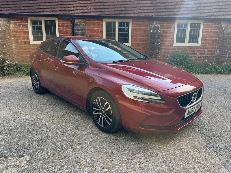 Volvo V40 2.0 D2 Momentum Nav Plus Hatchback 5dr Diesel Manual Euro 6 (s/s) (120 ps) - U10004097