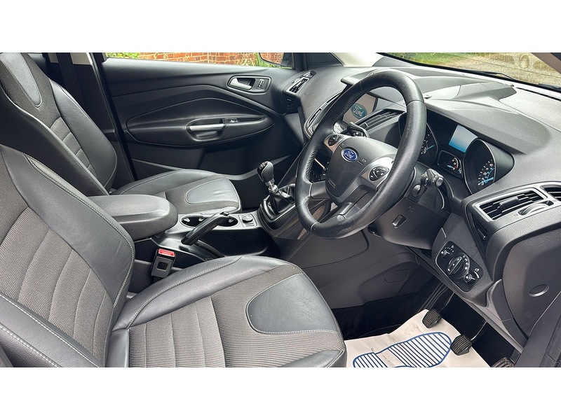Ford Kuga 2.0 TDCi Titanium SUV 5dr Diesel Manual AWD Euro 6 (s/s) (180 ps) - U10004114