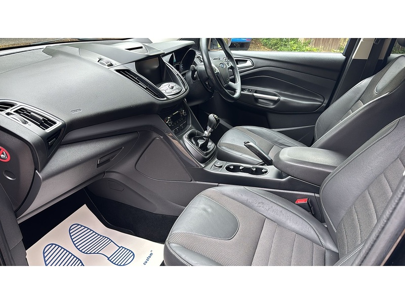Ford Kuga 2.0 TDCi Titanium SUV 5dr Diesel Manual AWD Euro 6 (s/s) (180 ps) - U10004114