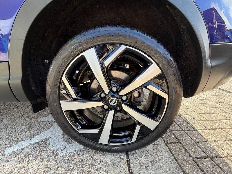 Nissan Qashqai 1.2 DIG-T Tekna SUV 5dr Petrol XTRON Euro 6 (s/s) (115 ps) - U10004118
