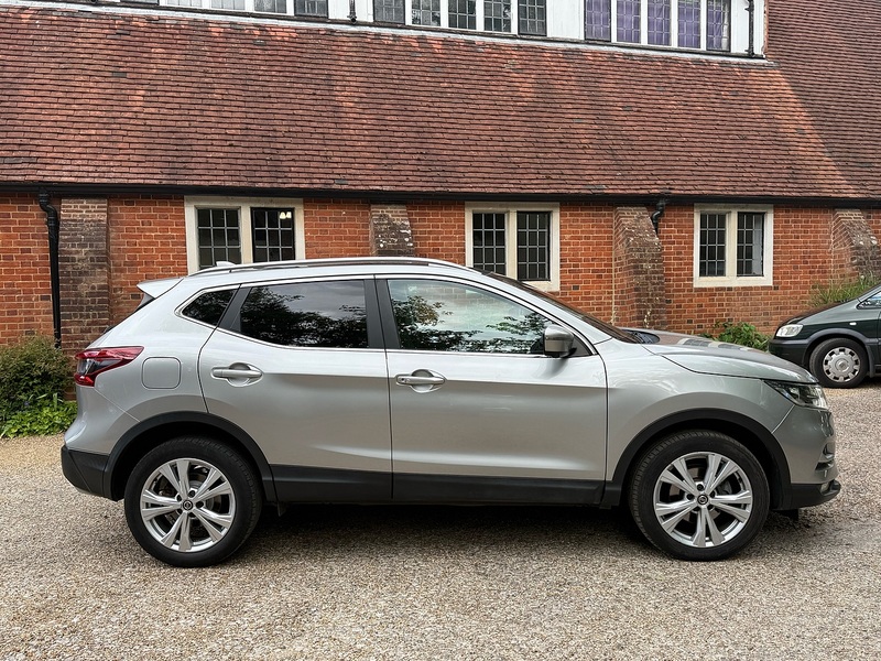 Nissan Qashqai 1.5 dCi N-Connecta SUV 5dr Diesel Manual Euro 6 (s/s) (110 ps) - U10004132