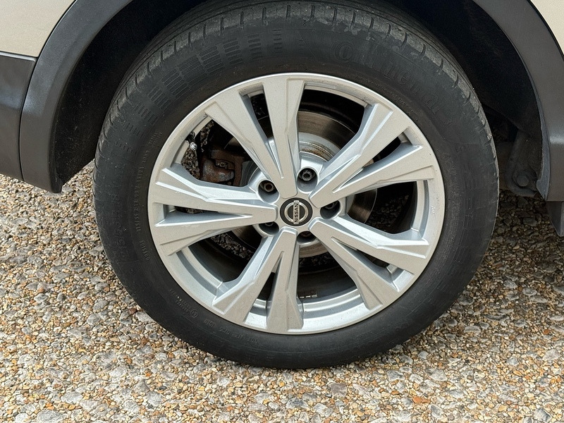 Nissan Qashqai 1.5 dCi N-Connecta SUV 5dr Diesel Manual Euro 6 (s/s) (110 ps) - U10004132