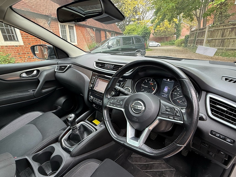 Nissan Qashqai 1.5 dCi N-Connecta SUV 5dr Diesel Manual Euro 6 (s/s) (110 ps) - U10004132