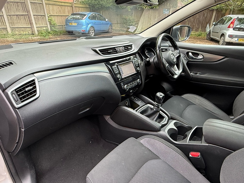 Nissan Qashqai 1.5 dCi N-Connecta SUV 5dr Diesel Manual Euro 6 (s/s) (110 ps) - U10004132