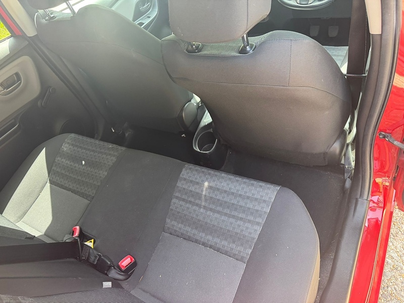 Toyota Yaris 1.33 Dual VVT-i Icon Hatchback 5dr Petrol Manual Euro 6 (99 ps) - U10004143