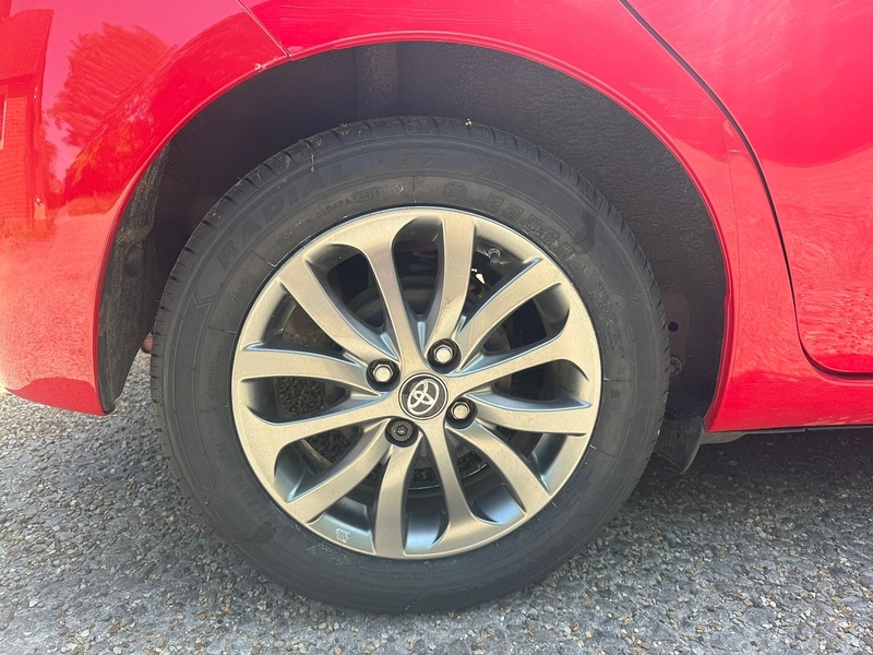 Toyota Yaris 1.33 Dual VVT-i Icon Hatchback 5dr Petrol Manual Euro 6 (99 ps) - U10004143