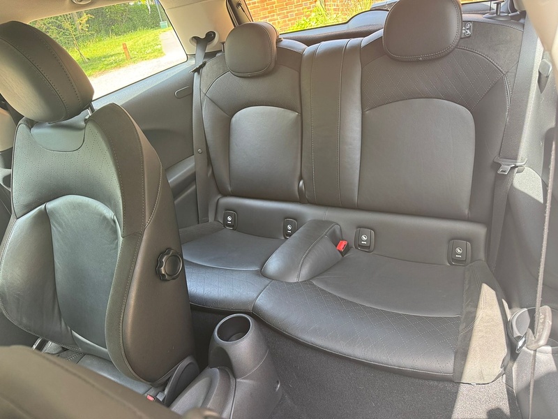 MINI Hatch 1.5 Cooper Hatchback 3dr Petrol Auto Euro 6 (s/s) (136 ps) - U10004153