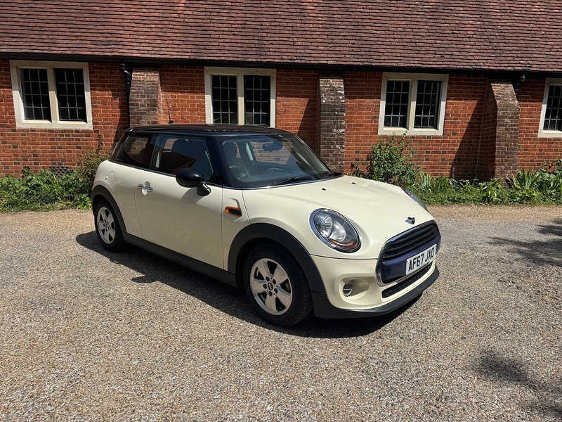 MINI Hatch 1.5 Cooper Hatchback 3dr Petrol Auto Euro 6 (s/s) (136 ps) - U10004153
