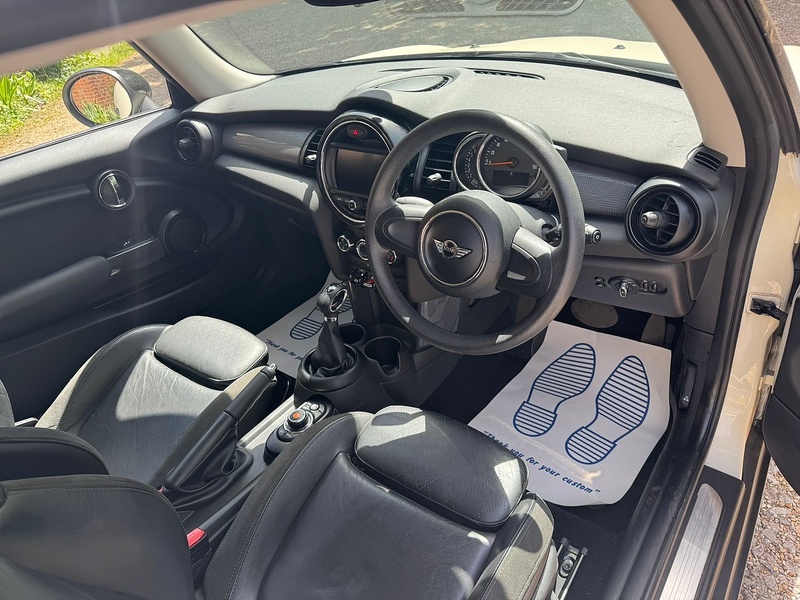 MINI Hatch 1.5 Cooper Hatchback 3dr Petrol Auto Euro 6 (s/s) (136 ps) - U10004153