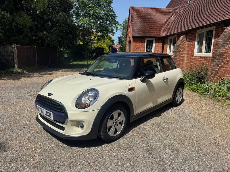 MINI Hatch 1.5 Cooper Hatchback 3dr Petrol Auto Euro 6 (s/s) (136 ps) - U10004153