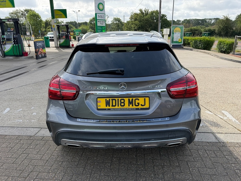 Mercedes-Benz GLA 2.1 GLA220d AMG Line (Premium Plus) SUV 5dr Diesel 7G-DCT 4MATIC Euro 6 (s/s) (177 ps) - U10004167