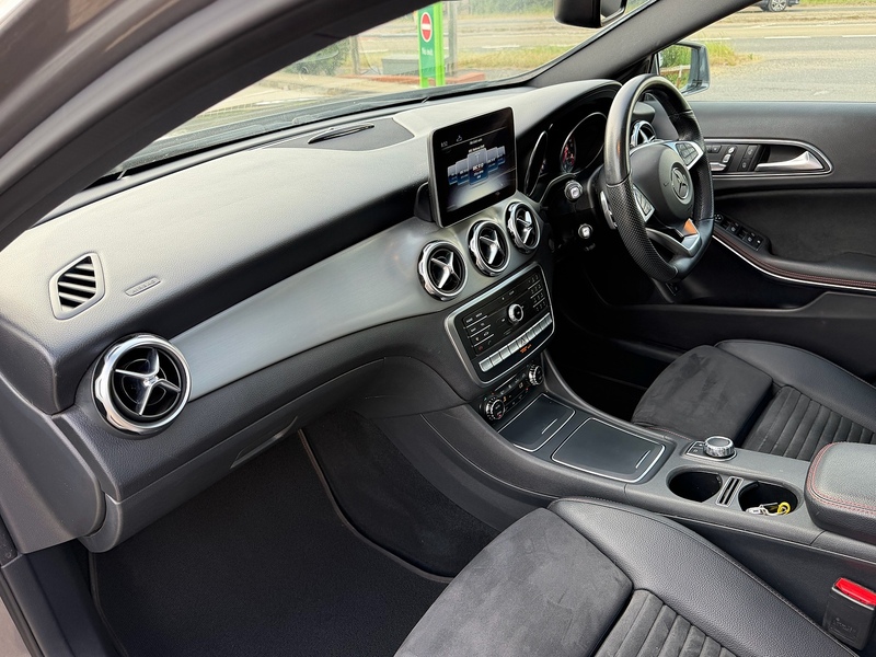 Mercedes-Benz GLA 2.1 GLA220d AMG Line (Premium Plus) SUV 5dr Diesel 7G-DCT 4MATIC Euro 6 (s/s) (177 ps) - U10004167