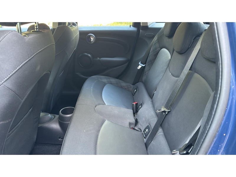 MINI Hatch 1.5 Cooper Hatchback 5dr Petrol Manual Euro 6 (s/s) (136 ps) - U10004172