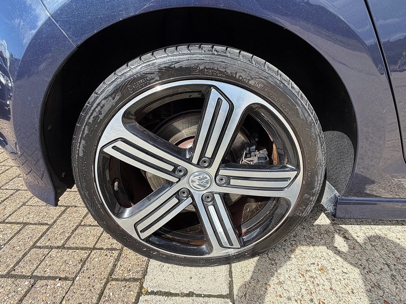 Volkswagen Golf 2.0 TSI BlueMotion Tech R Hatchback 5dr Petrol Manual 4Motion Euro 6 (s/s) (300 ps) - U10004188