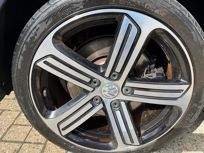 Volkswagen Golf 2.0 TSI BlueMotion Tech R Hatchback 5dr Petrol Manual 4Motion Euro 6 (s/s) (300 ps) - U10004188