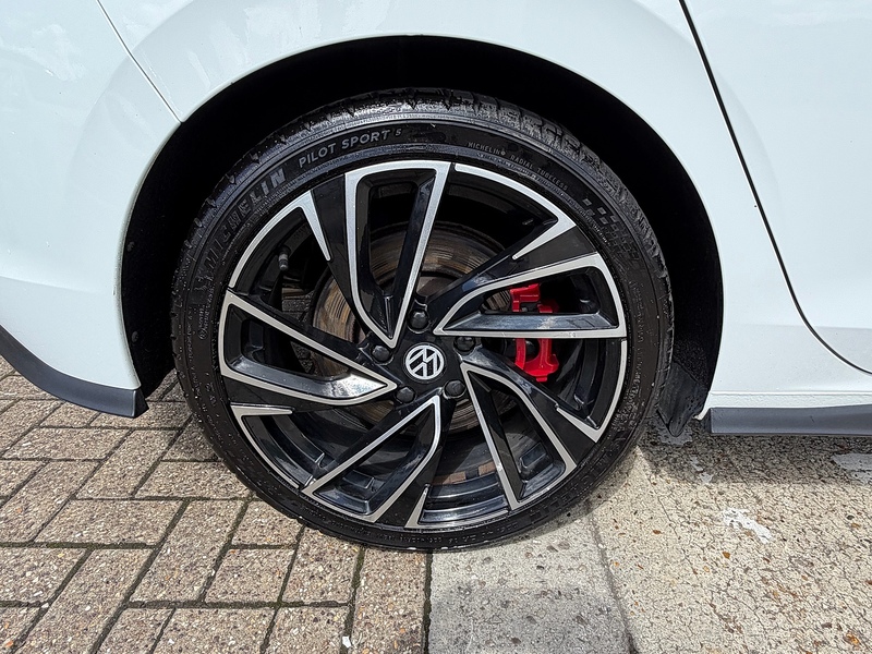 Volkswagen Golf 2.0 TSI GTI Hatchback 5dr Petrol DSG Euro 6 (s/s) (245 ps) - U10004189