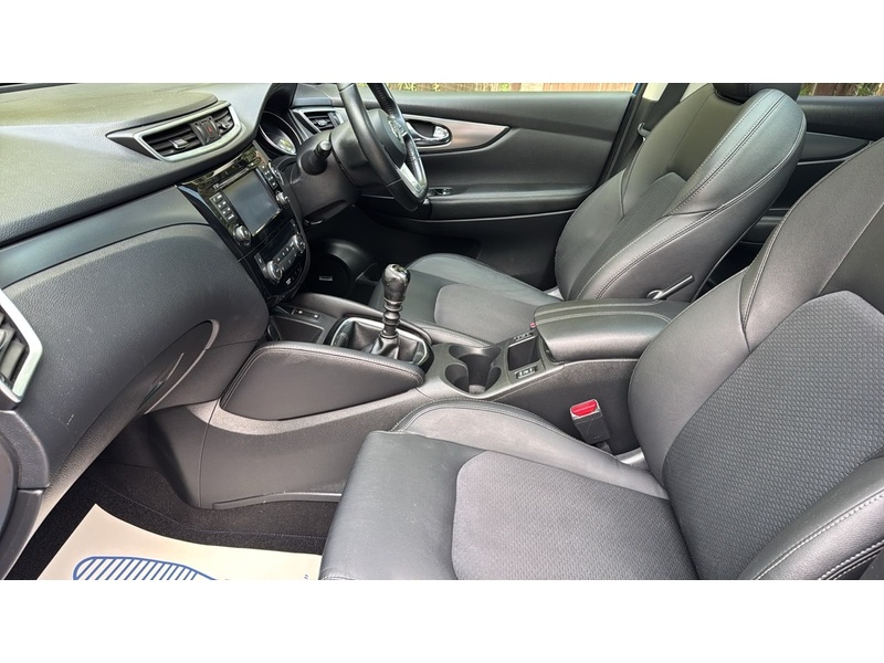 Nissan Qashqai 1.2 DIG-T Tekna SUV 5dr Petrol Manual Euro 6 (s/s) (115 ps) - U10004191