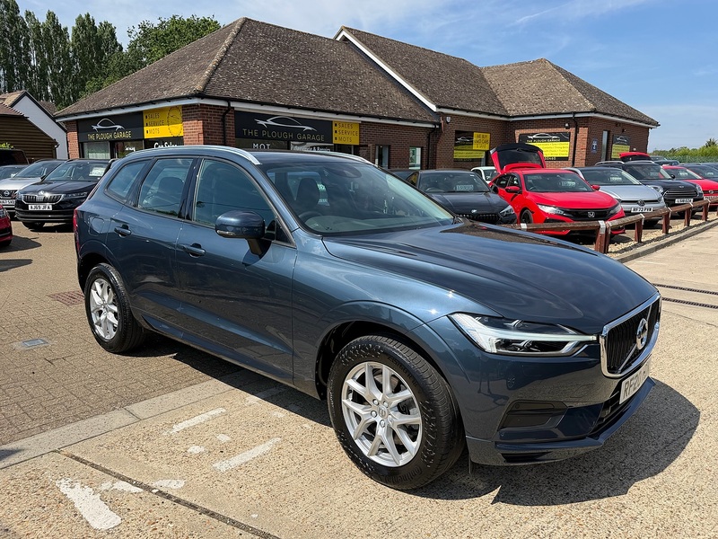 Volvo XC60 2.0 B4 MHEV Momentum SUV 5dr Diesel Hybrid Auto AWD Euro 6 (s/s) (197 ps) - U10004199