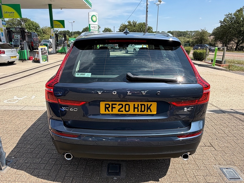 Volvo XC60 2.0 B4 MHEV Momentum SUV 5dr Diesel Hybrid Auto AWD Euro 6 (s/s) (197 ps) - U10004199